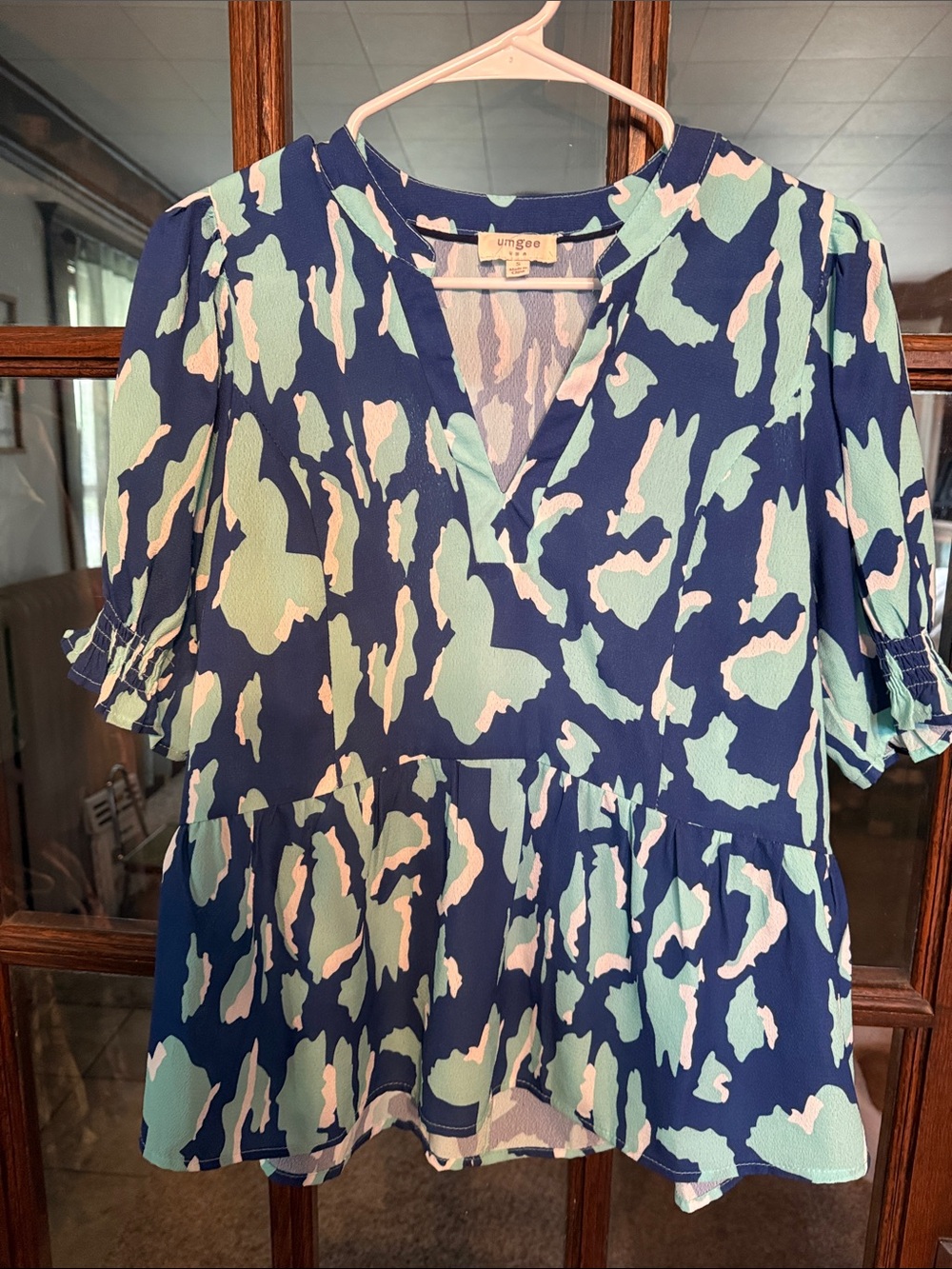 Umgee USA Navy Mint Abstract Camo Peplum Blouse Smocked Ruffle Sleeve Small